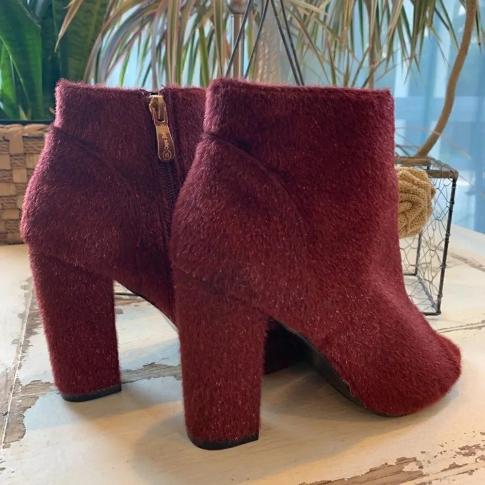 Cape Robbin Peep Toe Bootie Red Fur - Picture 7 of 7